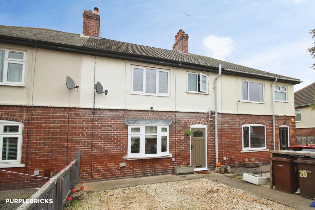 3-bed terraced on Hillside Road, Pontefract, WF7, £200,000