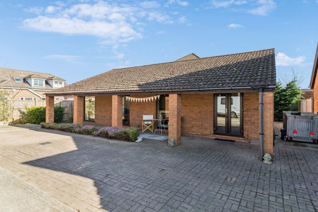 2-bed house on Cambridge Road, Langford, SG18, £475,000