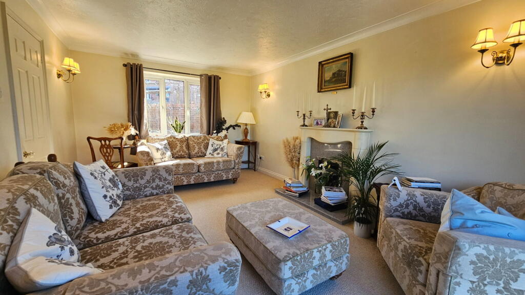 House in Basingstoke and Deane, Kingsclere - View 3