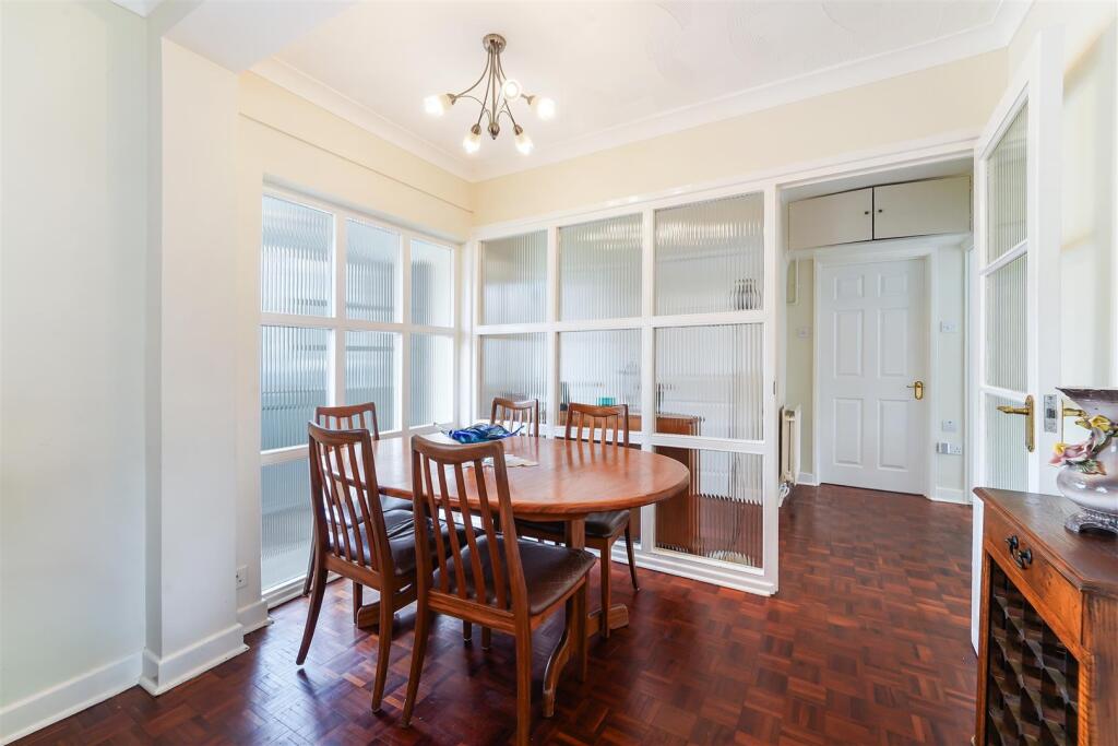 Apartment in Sutton - View 4