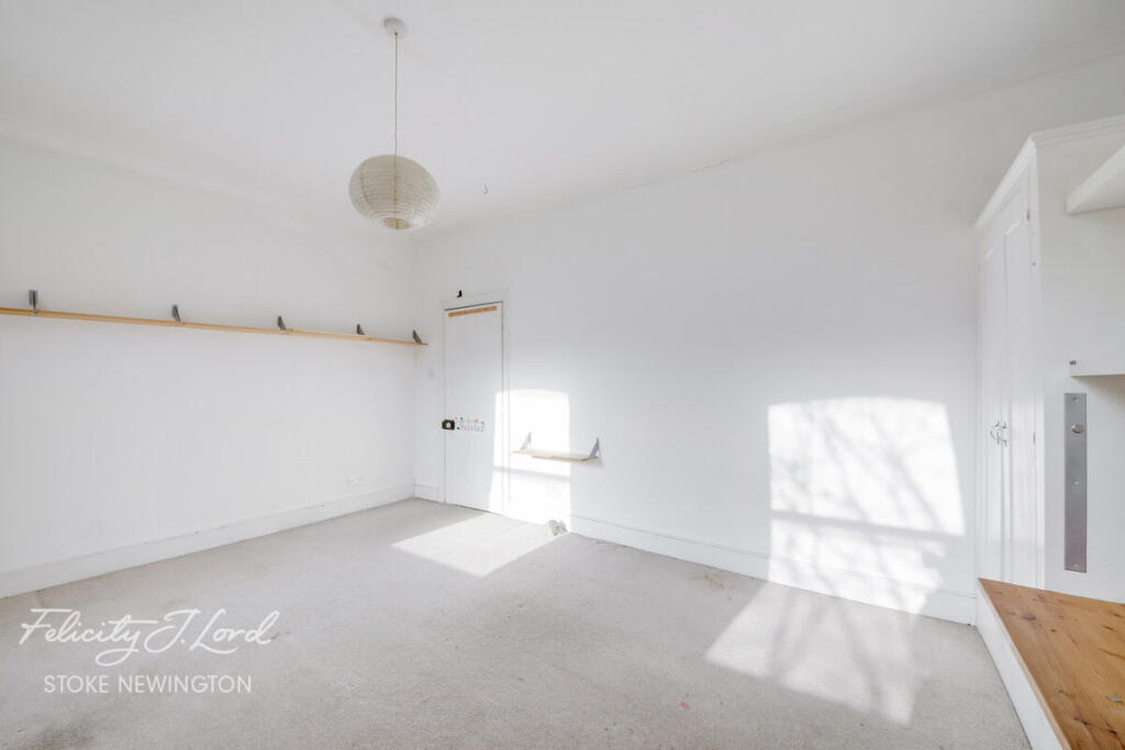 Main image of property: Dynevor Road, London