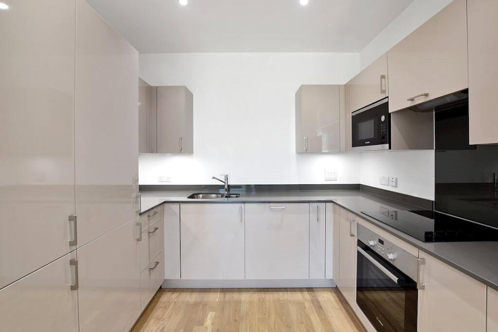 Apartment in Chelmsford - View 5