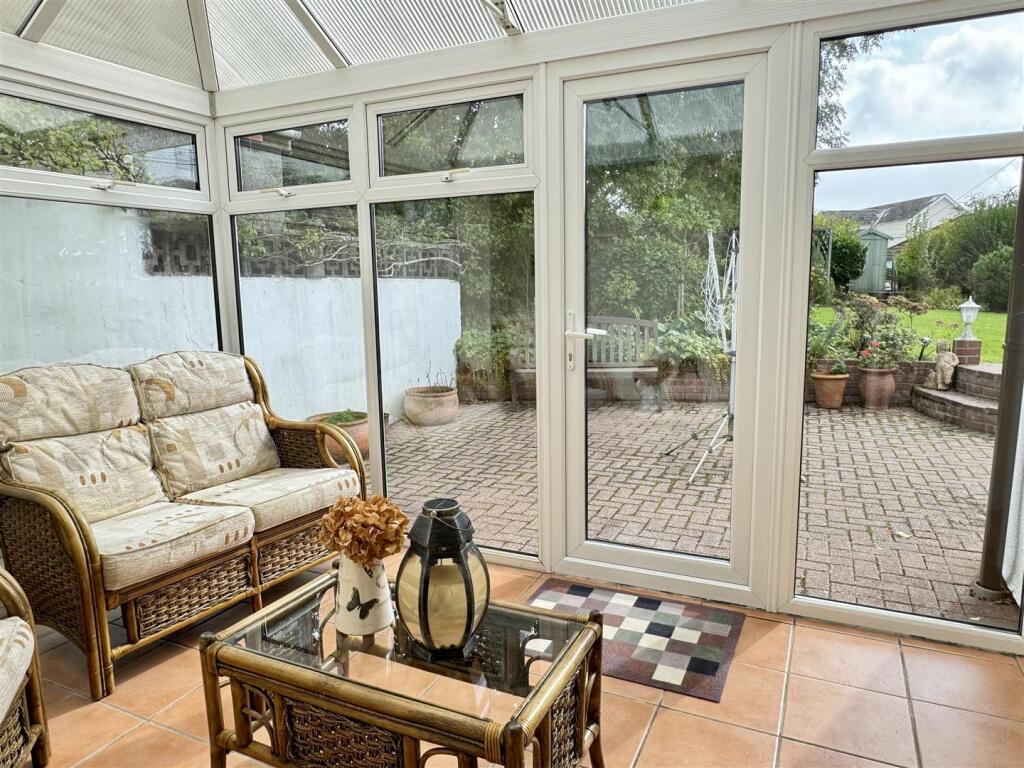 House in St Austell, Boscoppa - More