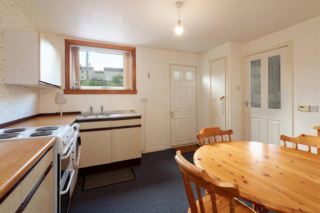 House in Kilbirnie, North Ayrshire - More