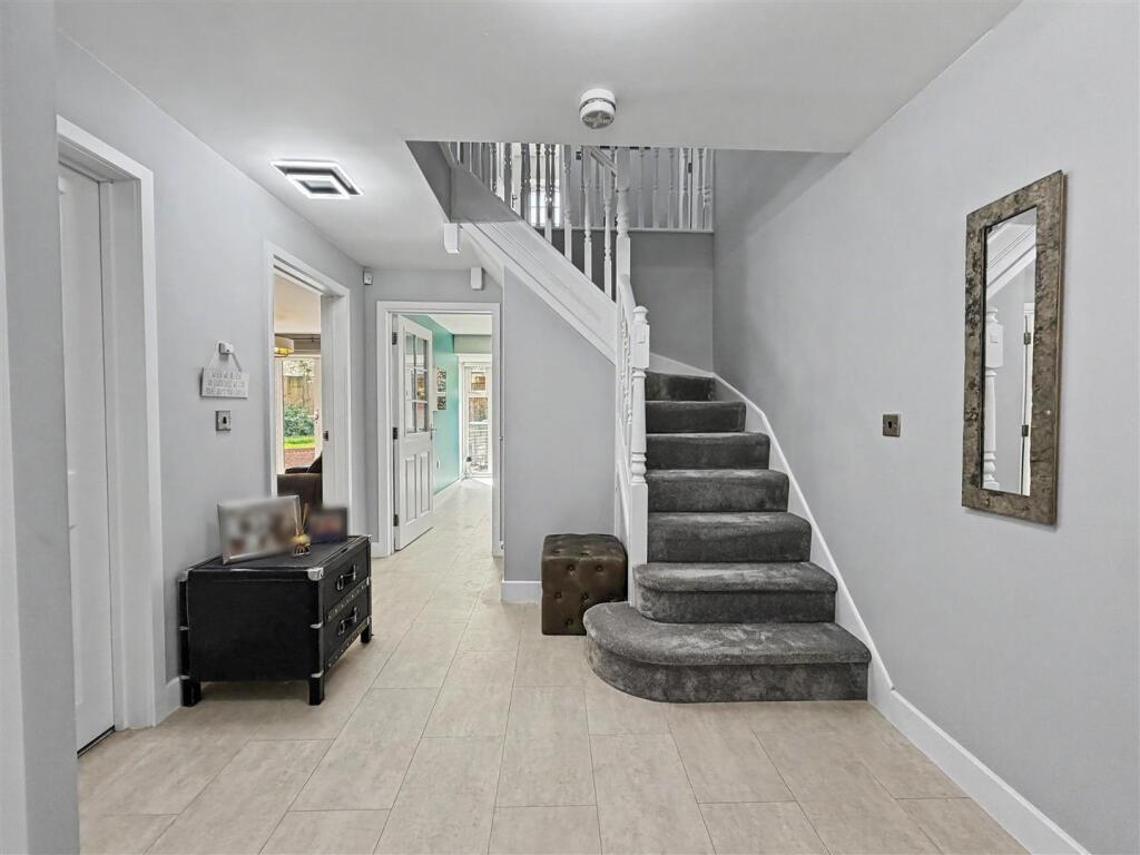 House in Midsomer Norton, Riverside - View 4