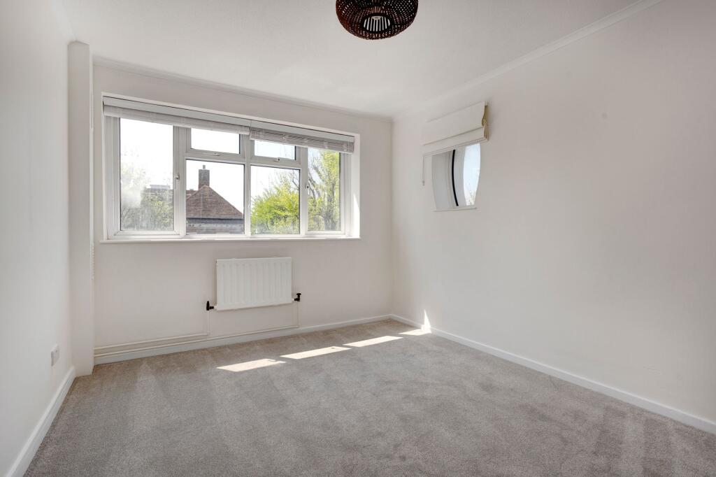 Apartment in Hove, Brighton and Hove - View 4