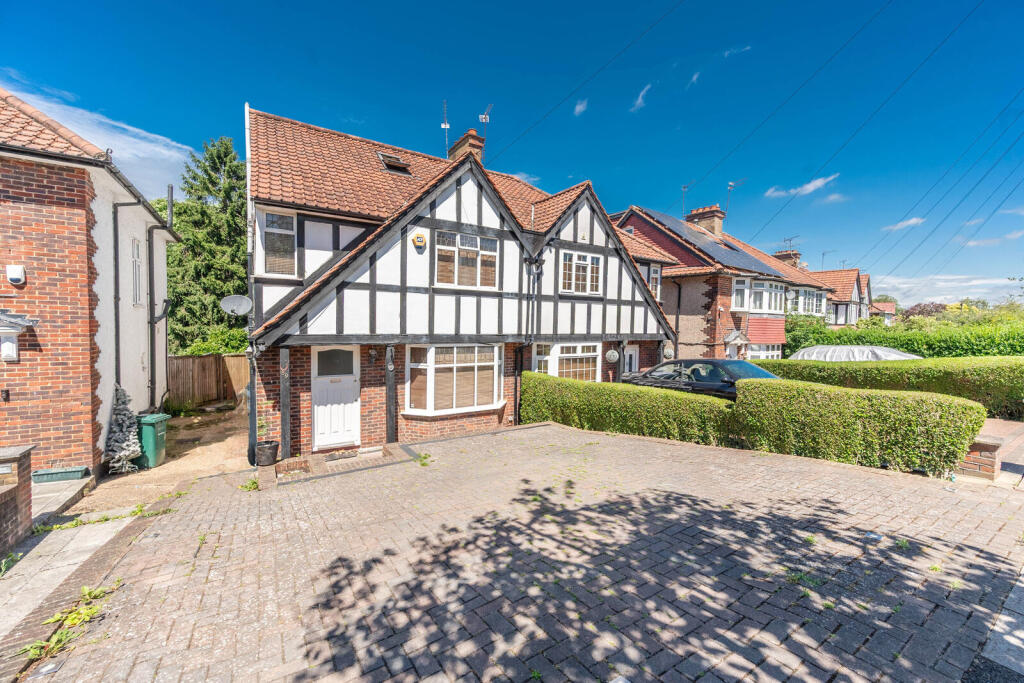 Main image of property: Farm Road, Edgware, Edgware, HA8