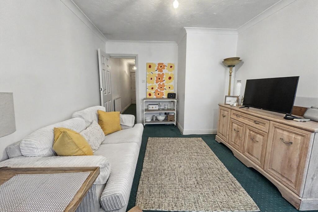 Apartment in Poole, Sandbanks - View 5