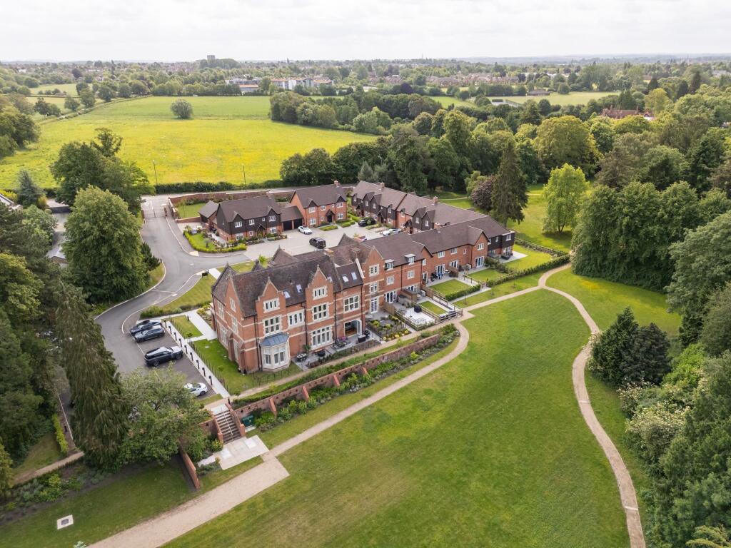 Apartment in Warwick, Old Milverton - View 2