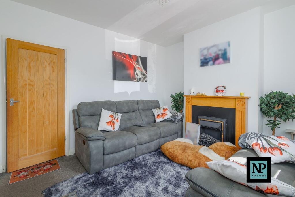 Rosy Cross, Tamworth, B79 photo 4