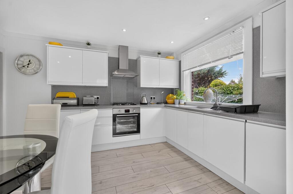 House in Kilmarnock, East Ayrshire - More