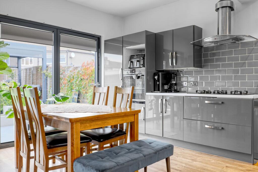 House in Enfield - View 5