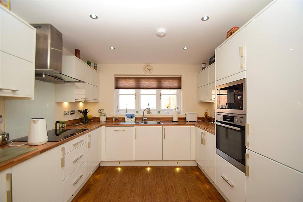 Claygate Way, Middle Deepdale, Scarborough, North Yorkshire, YO11 photo 4