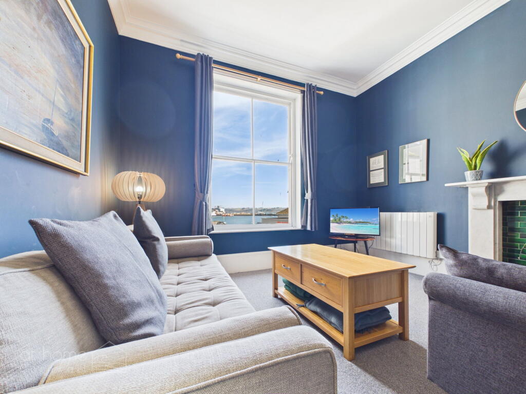 23 Arwenack Street, Falmouth - Elegant Period Apartment with Stunning Carrick Roads Views! photo 2