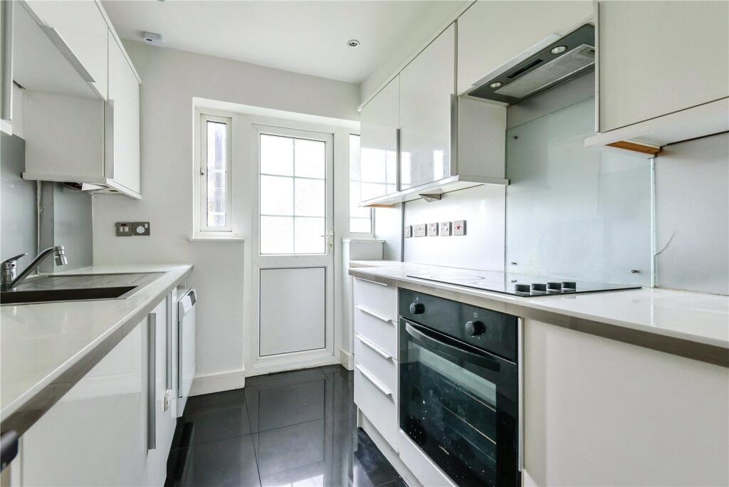 Apartment in London - View 4