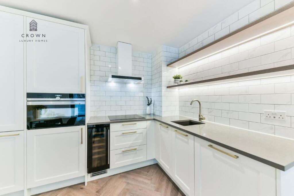 Apartment in London - View 5