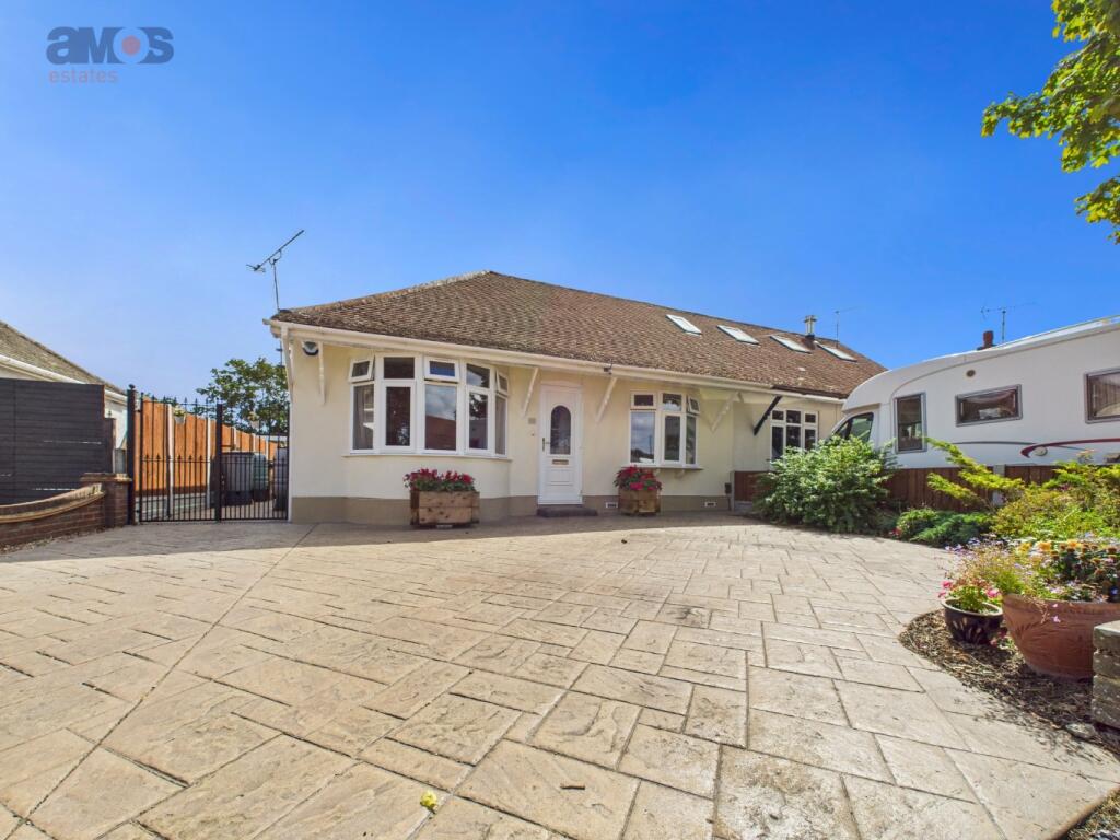 3-bed bungalow on Southwold Crescent, Benfleet, Essex, £400,000