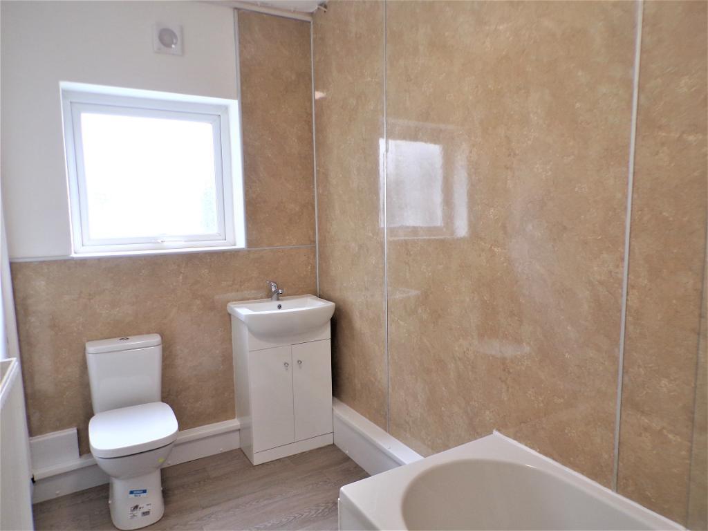 Apartment in Hull - View 4