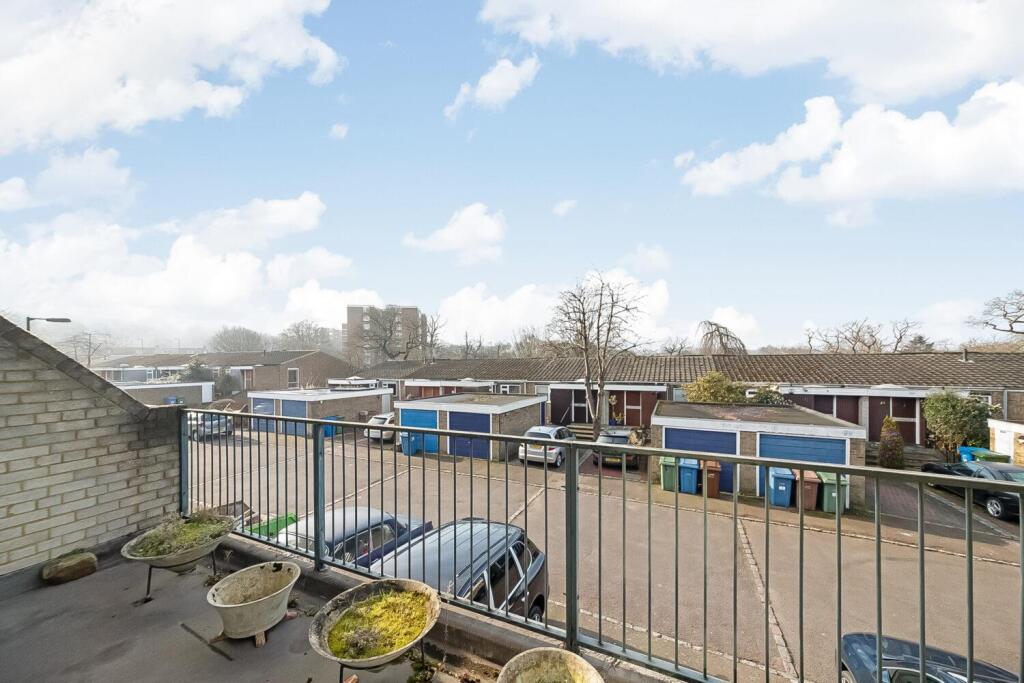 House in London - View 5