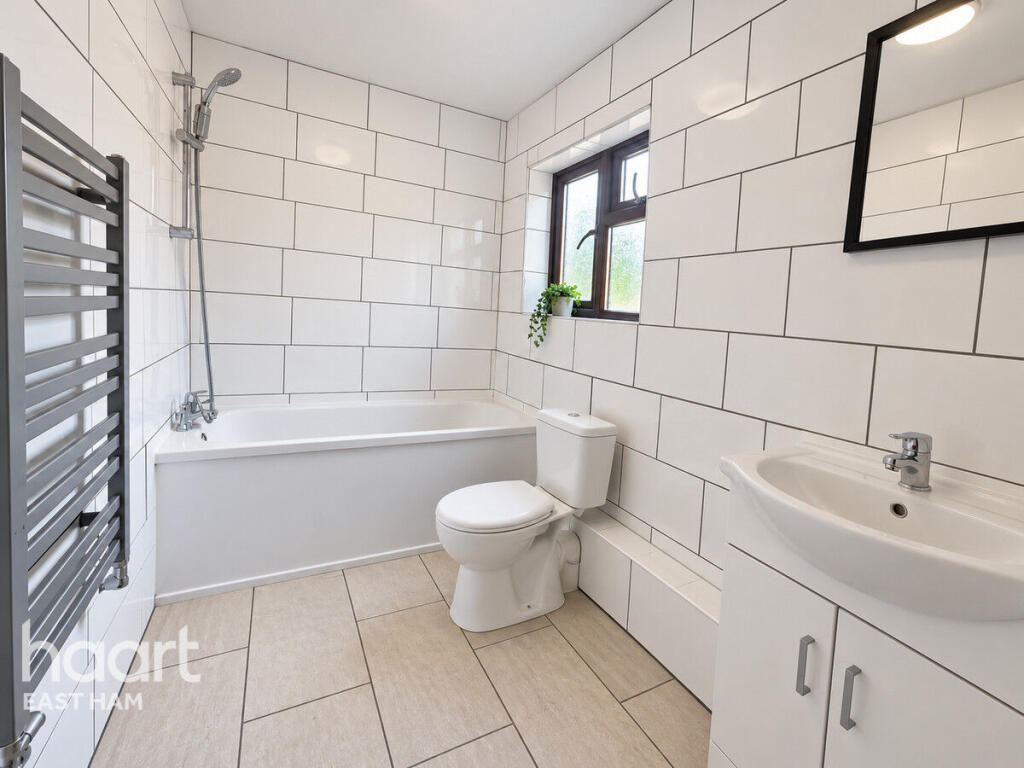 House in London - View 5