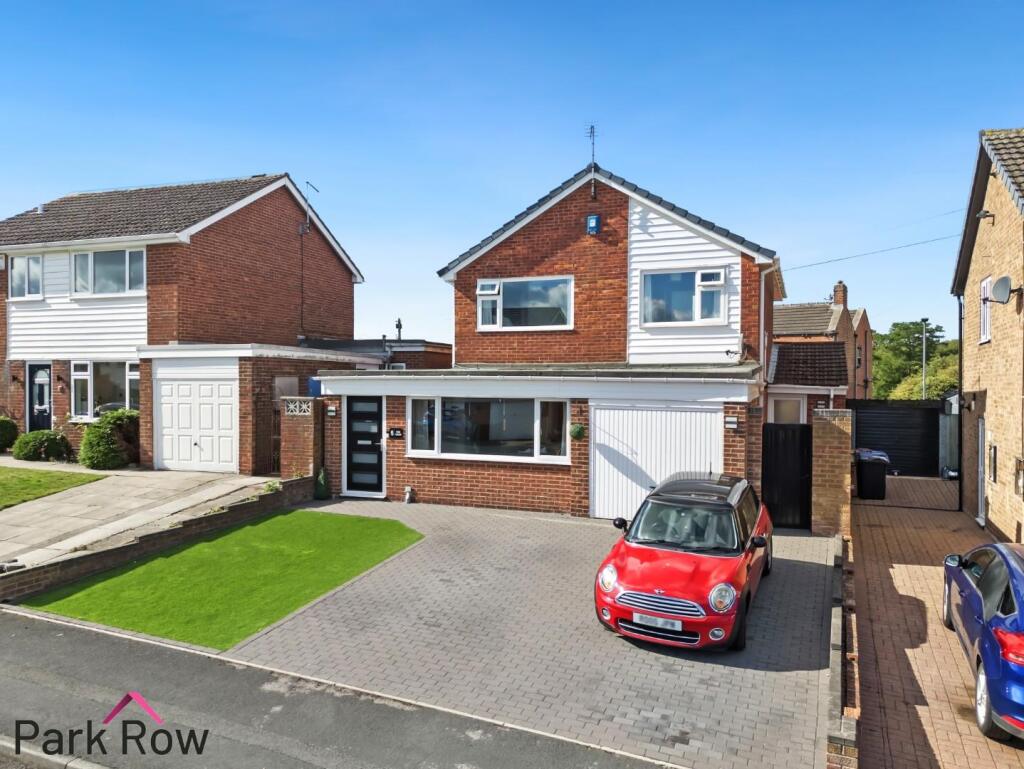 3-bed detached on Park Avenue, Sherburn In Elmet, Leeds, £350,000