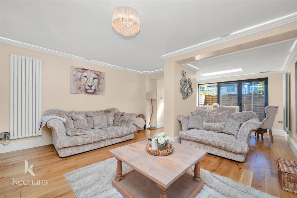 Hollins Square, Unsworth photo 3