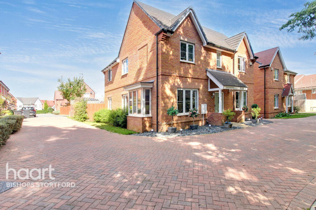 Main image of property: Nuthatch Place, Stansted