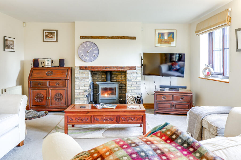 Main image of property: Sixteen Foot Bank, March, PE15