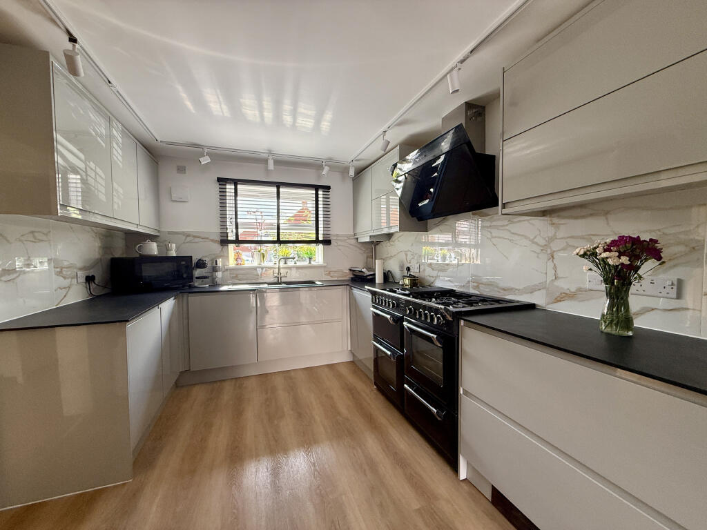 Halyard Drive, Bridgwater photo 3