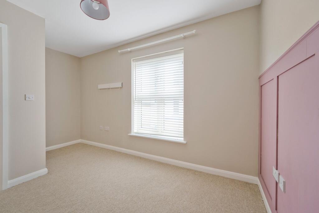 Apartment in West Oxfordshire, Witney - More