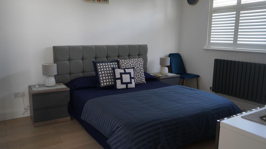 4 bedroom semi-detached house for rent