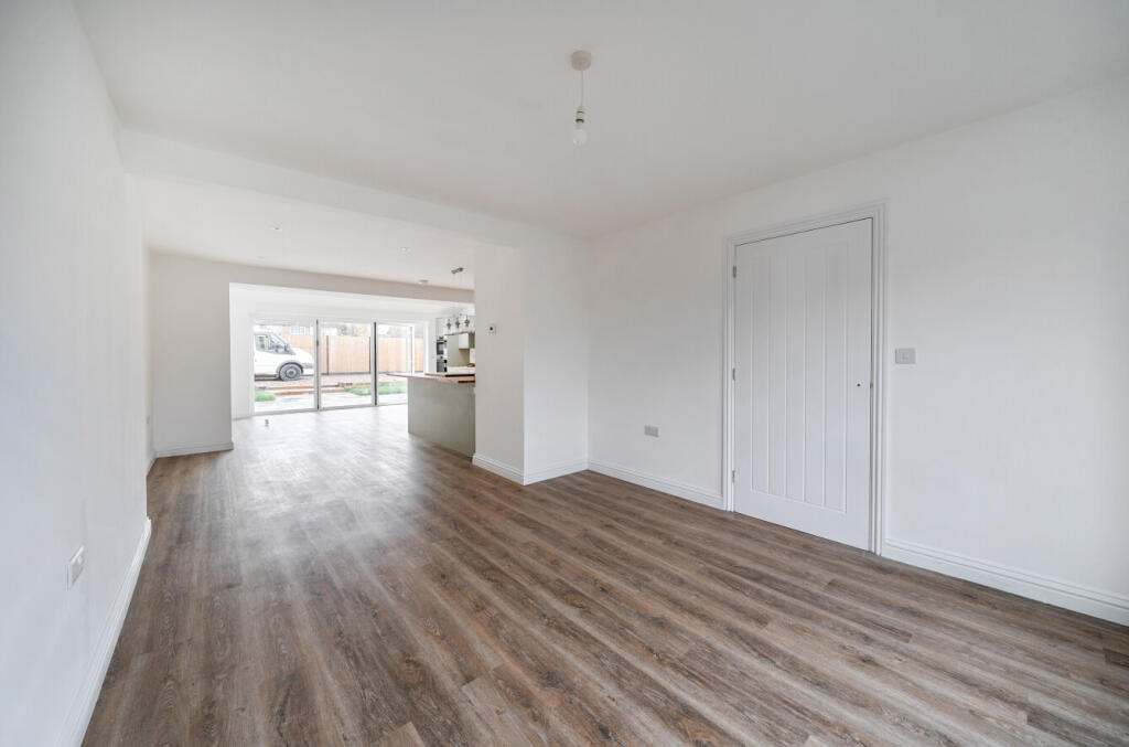 House in Reading, Lower Earley, Earley - View 3