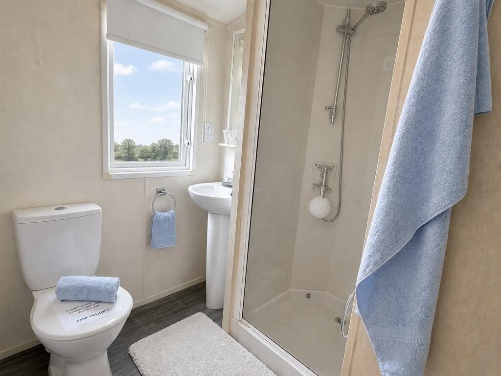2015 Atlas Topaz, Suffolk Sands Holiday Park, Carr Road, Felixstowe, Suffolk, IP11 2TS photo 5