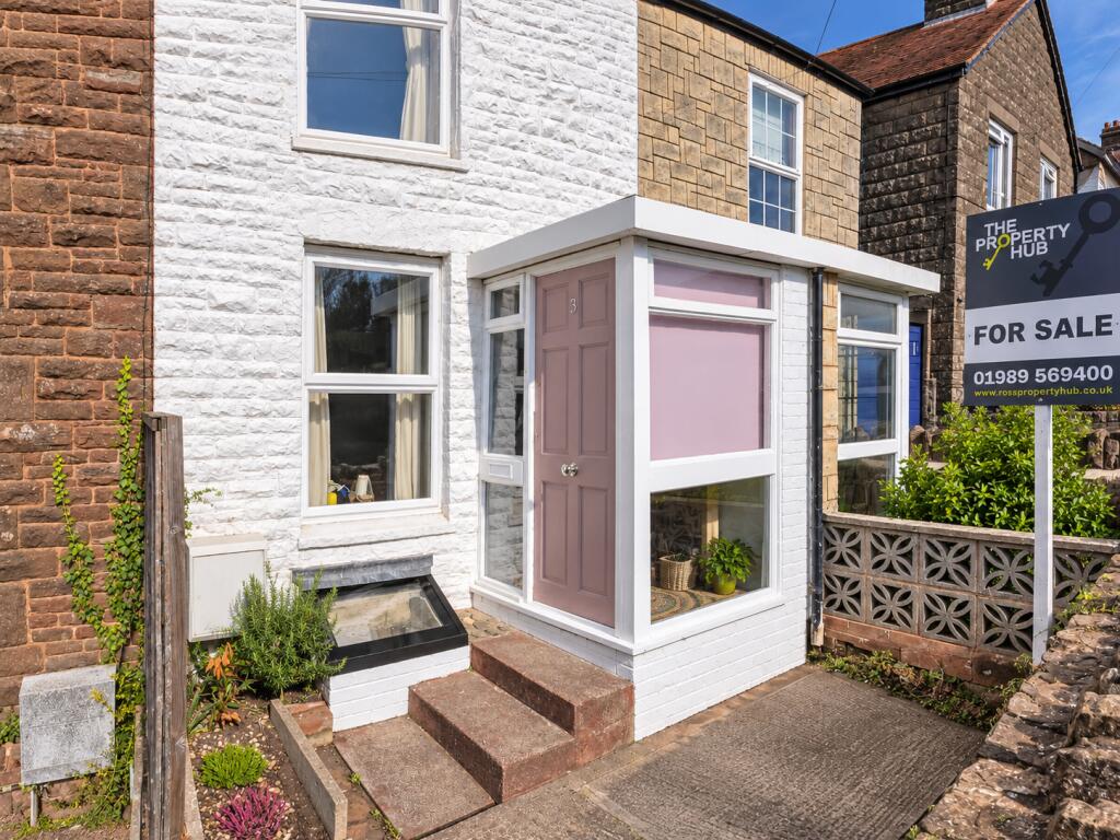 3-bed terraced on Greytree Rise, Ross-on-Wye, £250,000