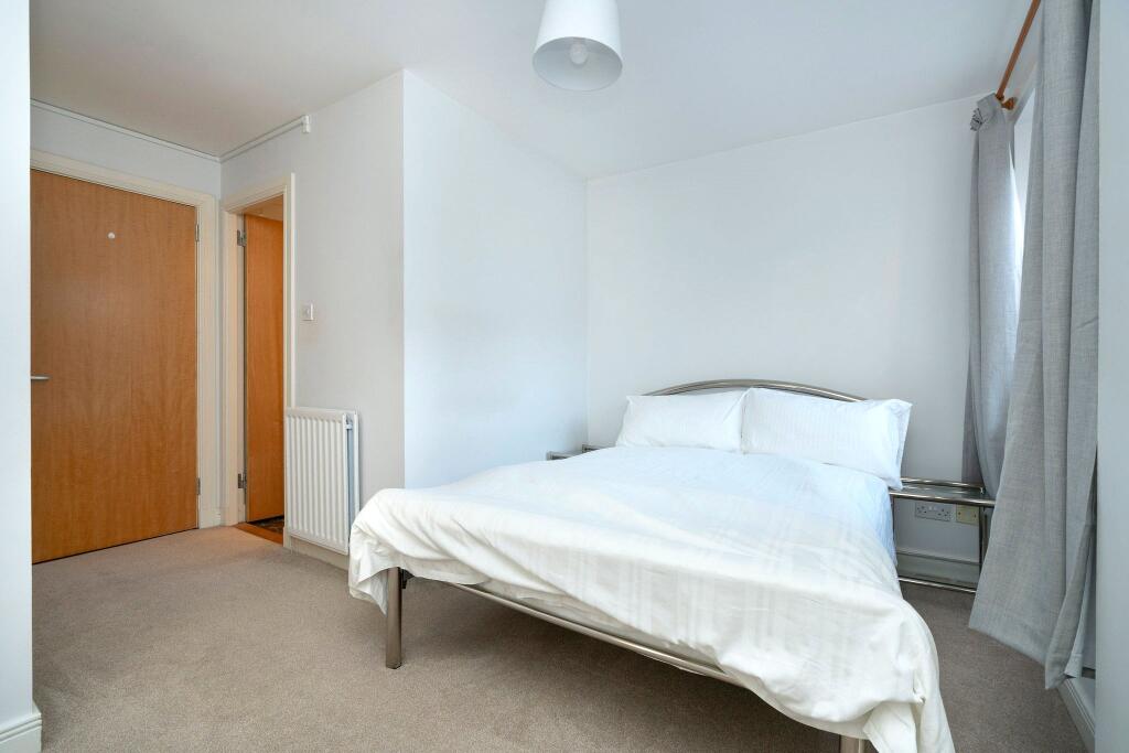 Apartment in Edinburgh - More
