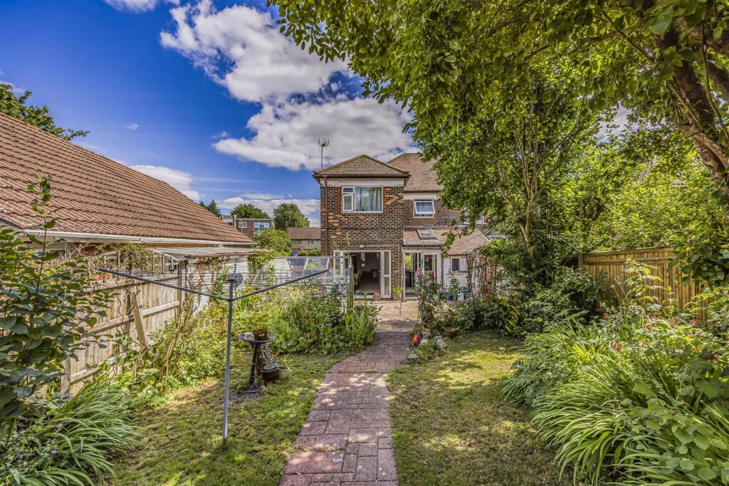 House in Havant, Waterlooville - View 2