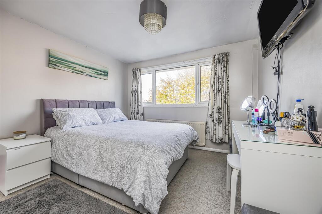 Ivy Lane, Bognor Regis photo 4