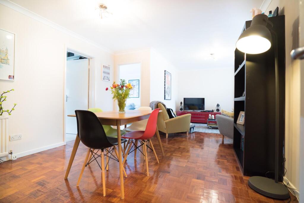 Main image of property: Hawkswell Gardens, Oxford OX2 7EX