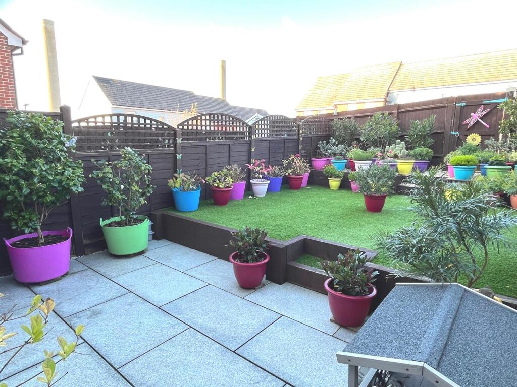 St. Wilfred Drive, East Cowes photo 3