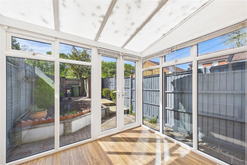 Little Copse Chase, Chineham, Basingstoke, Hampshire, RG24 - View 4
