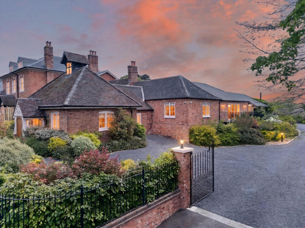 Main image of property: Hindlip Lane, Hindlip, Worcester Worcestershire WR3 8SS