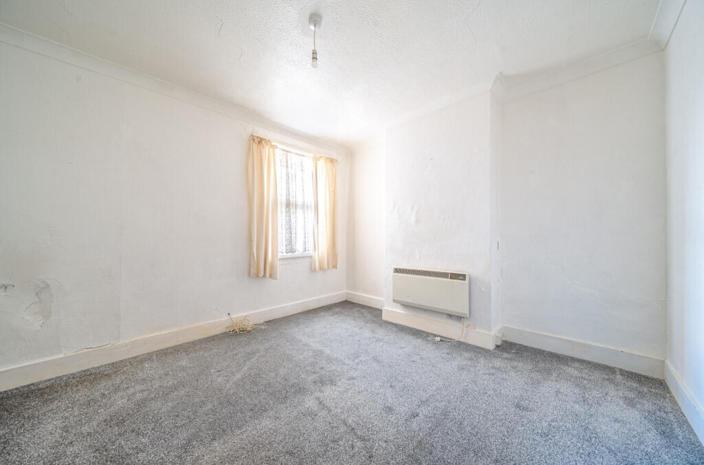 Apartment in Worthing, Broadwater - View 5