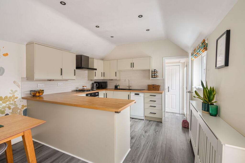 House in East Lindsey, Hundleby - View 3