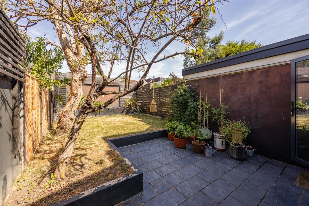 House in London, Upper Walthamstow, Leyton - View 4