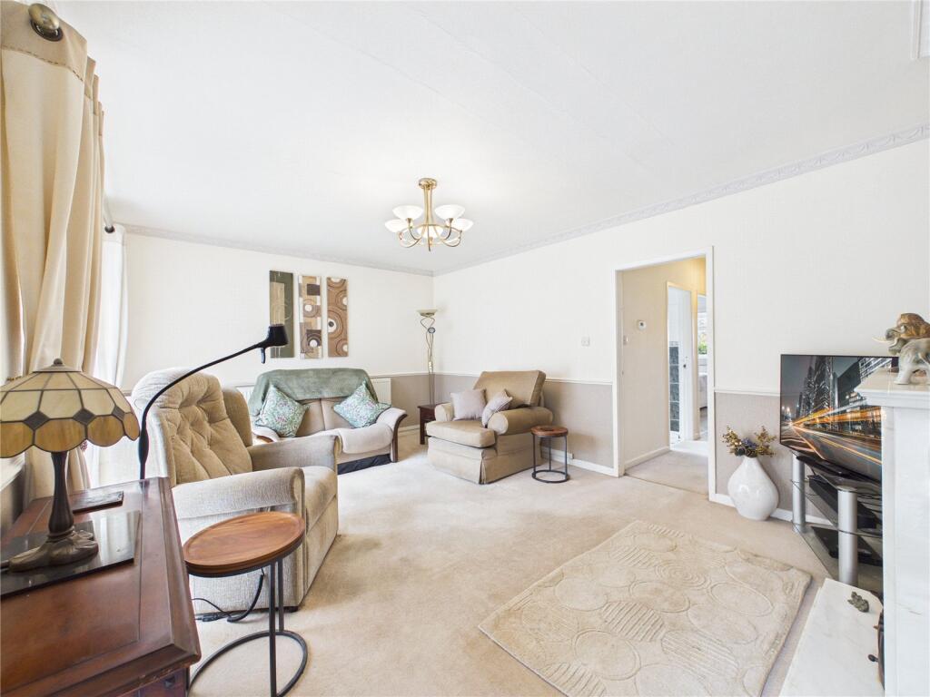 Lark Hill Road, Worcester, Worcestershire, WR5 photo 3