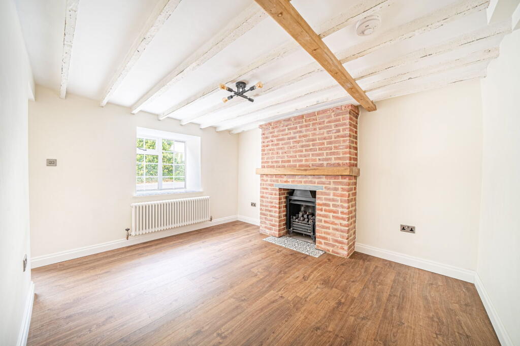 London Road, Whitchurch, RG28 7NA photo 3