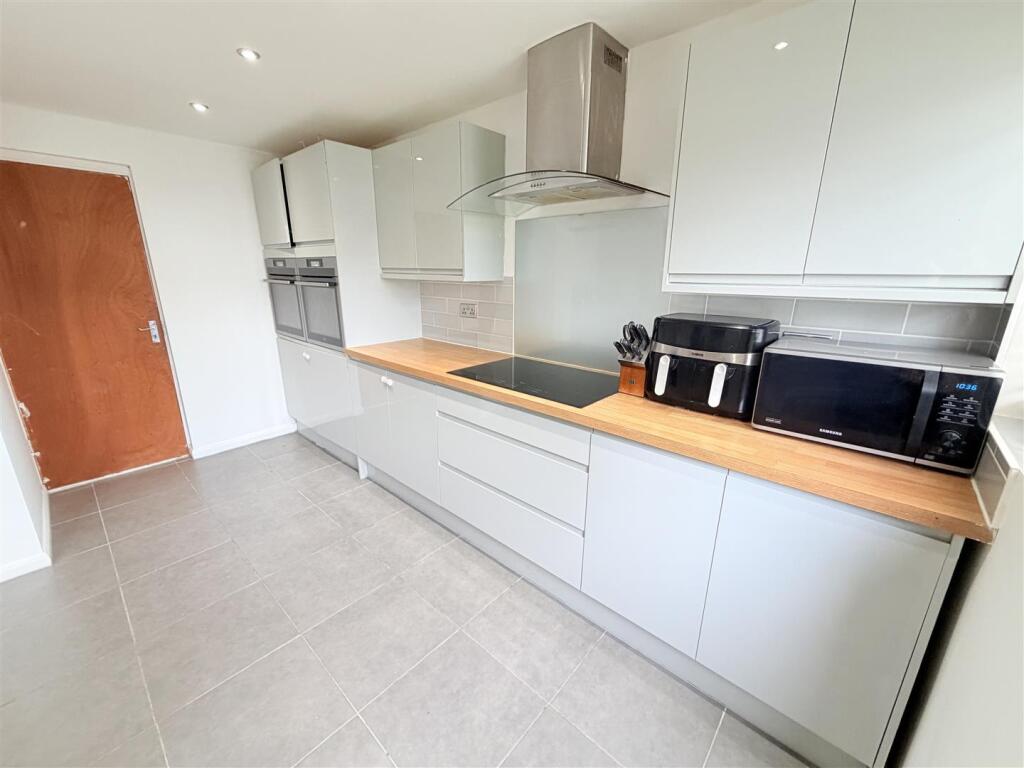 House in Tameside, Matley - More