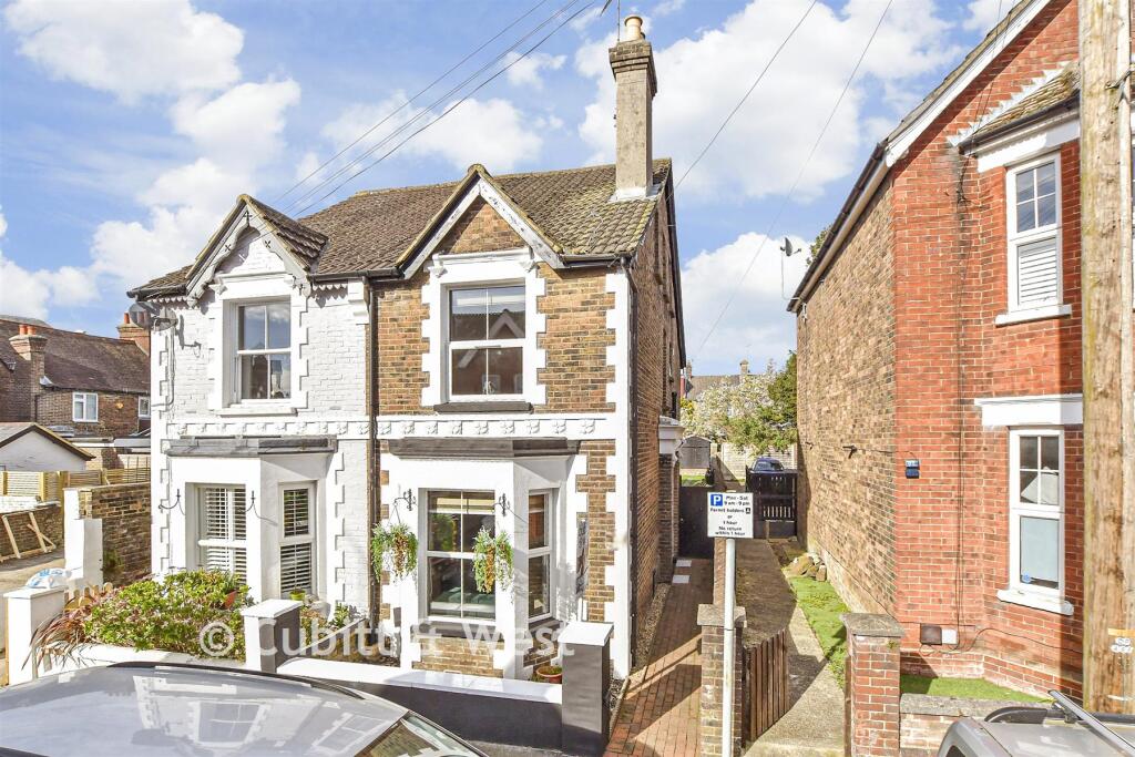 Main image of property: Wellington Road, Horsham, West Sussex