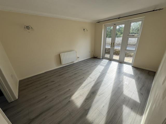 Apartment in Gloucester - View 3