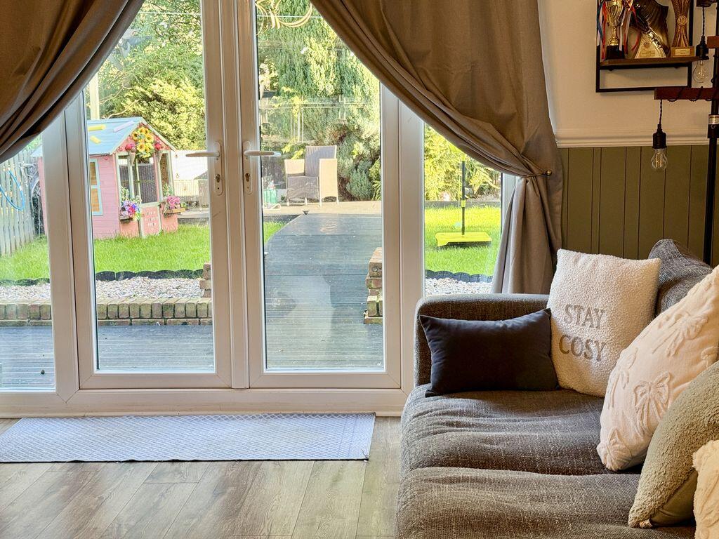 House in Stockport, Romiley - More